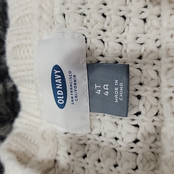 Girls Old Navy knit sweater - Picture 2 of 4